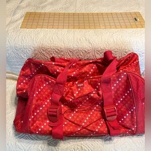 Thirty-one duffel in pink